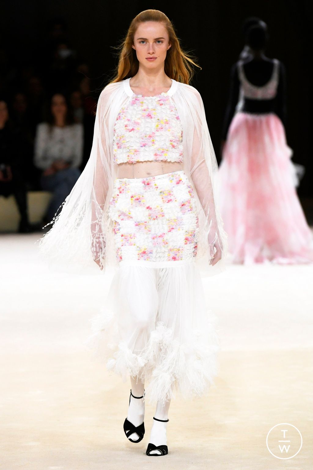 Fashion Week Paris Spring/Summer 2024 look 55 from the Chanel collection couture