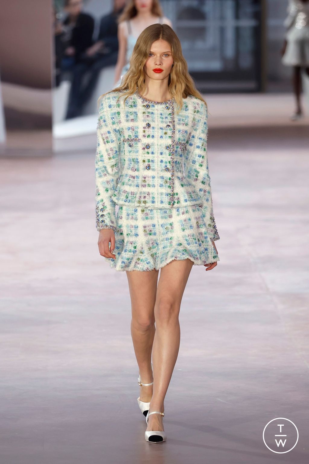 Fashion Week Paris Spring/Summer 2025 look 41 from the Chanel collection couture