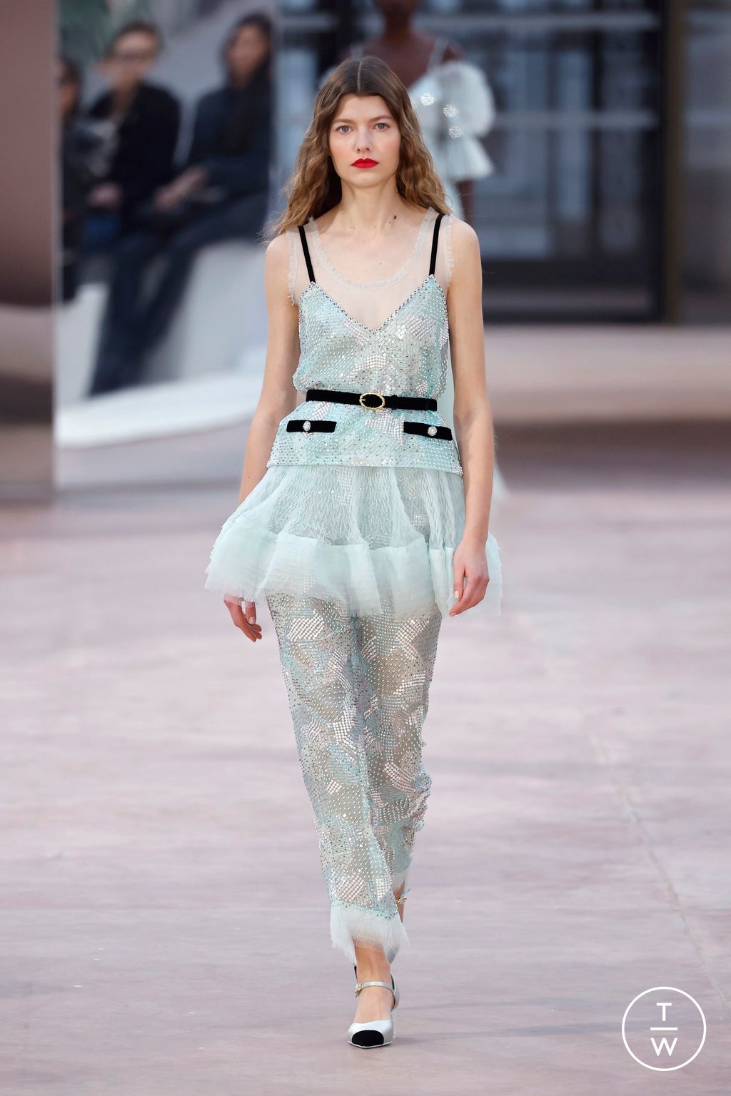 Fashion Week Paris Spring/Summer 2025 look 43 from the Chanel collection 高级定制