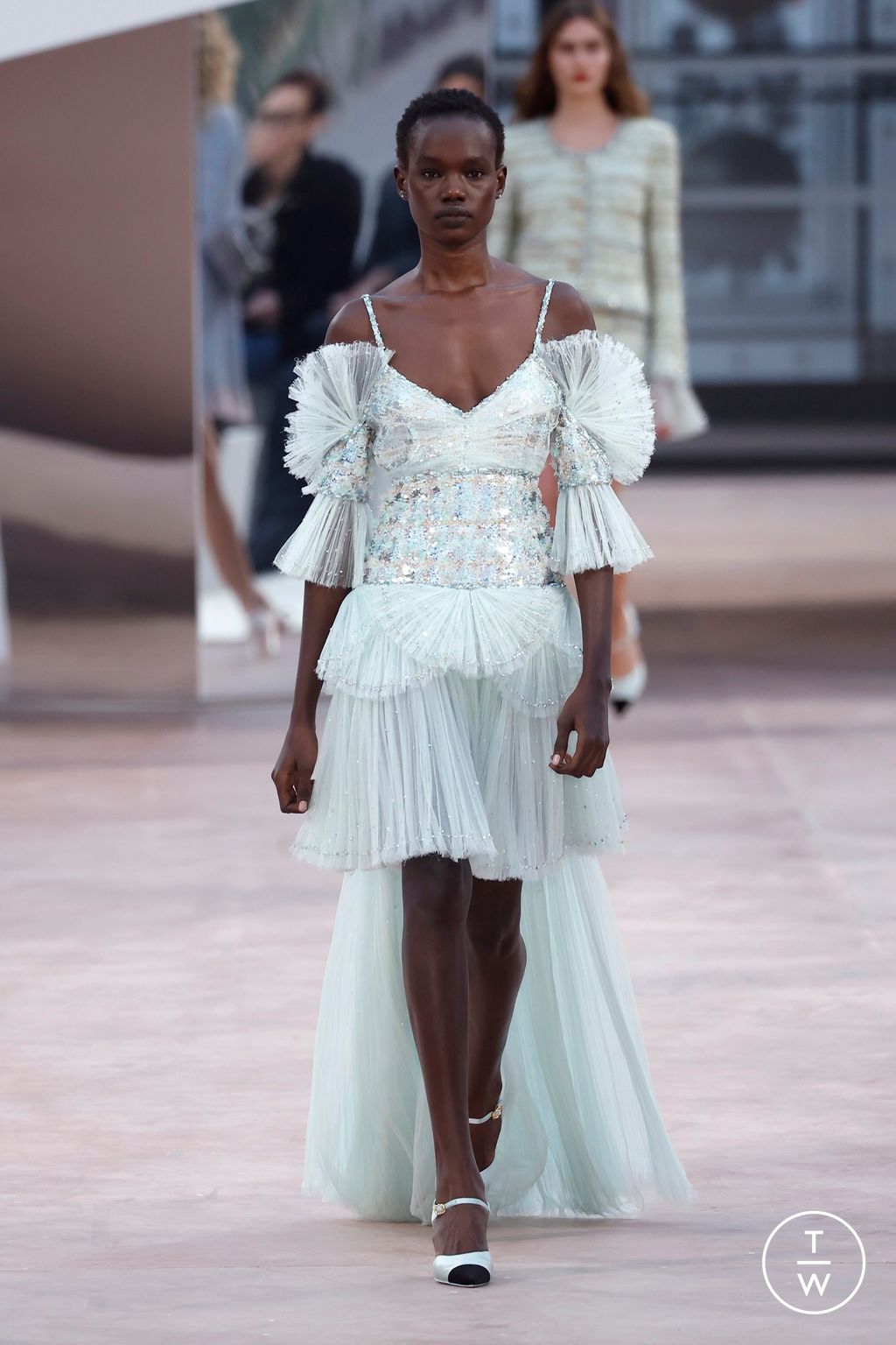 Fashion Week Paris Spring/Summer 2025 look 45 from the Chanel collection 高级定制