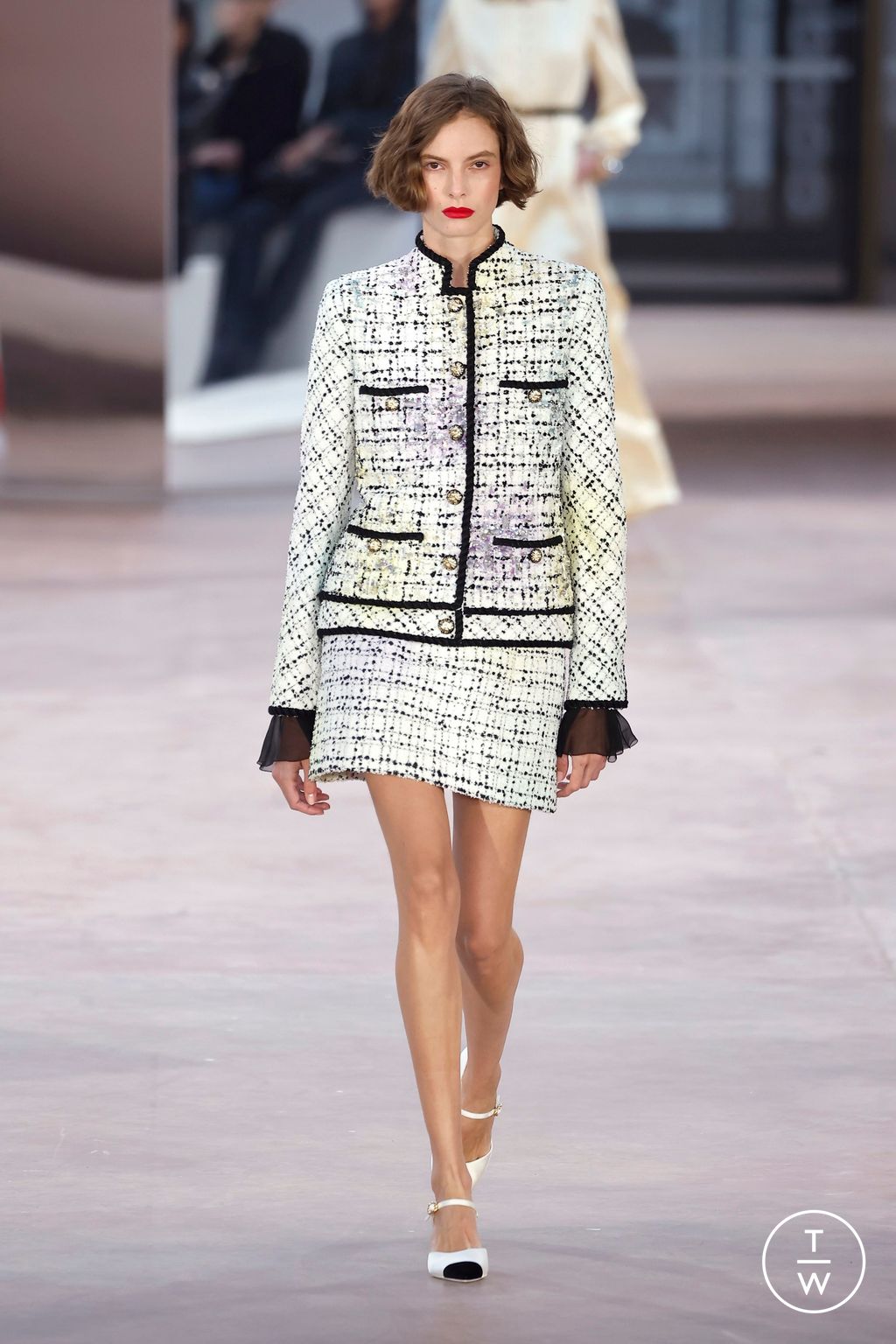 Fashion Week Paris Spring/Summer 2025 look 55 from the Chanel collection 高级定制