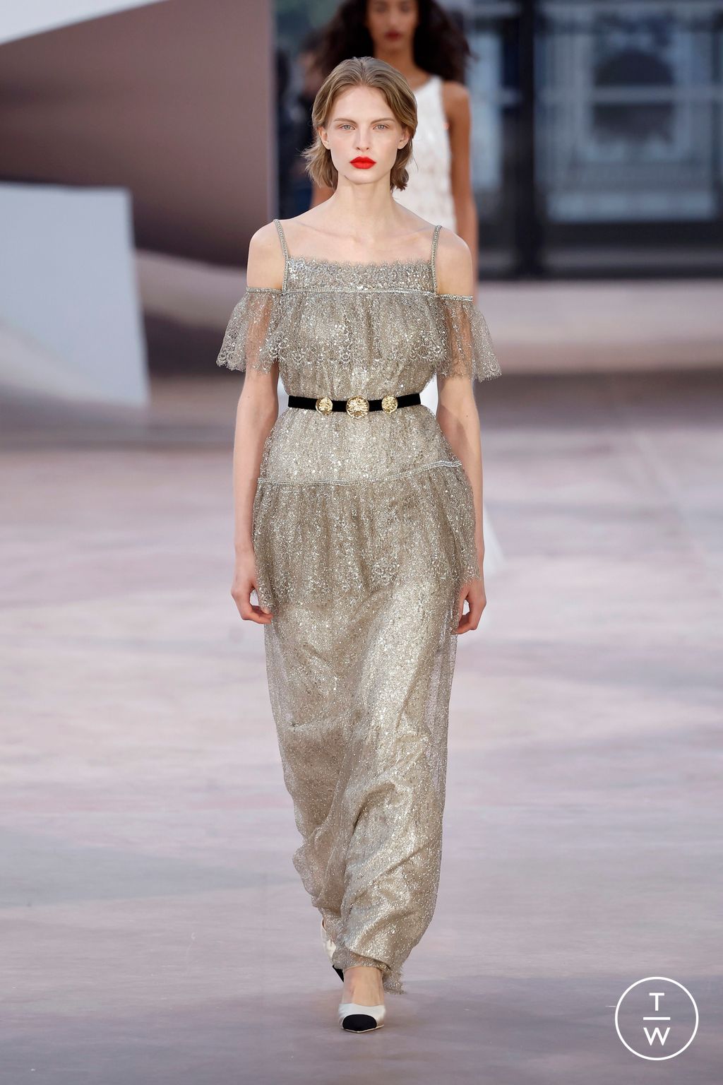 Fashion Week Paris Spring/Summer 2025 look 105 from the Chanel collection 高级定制