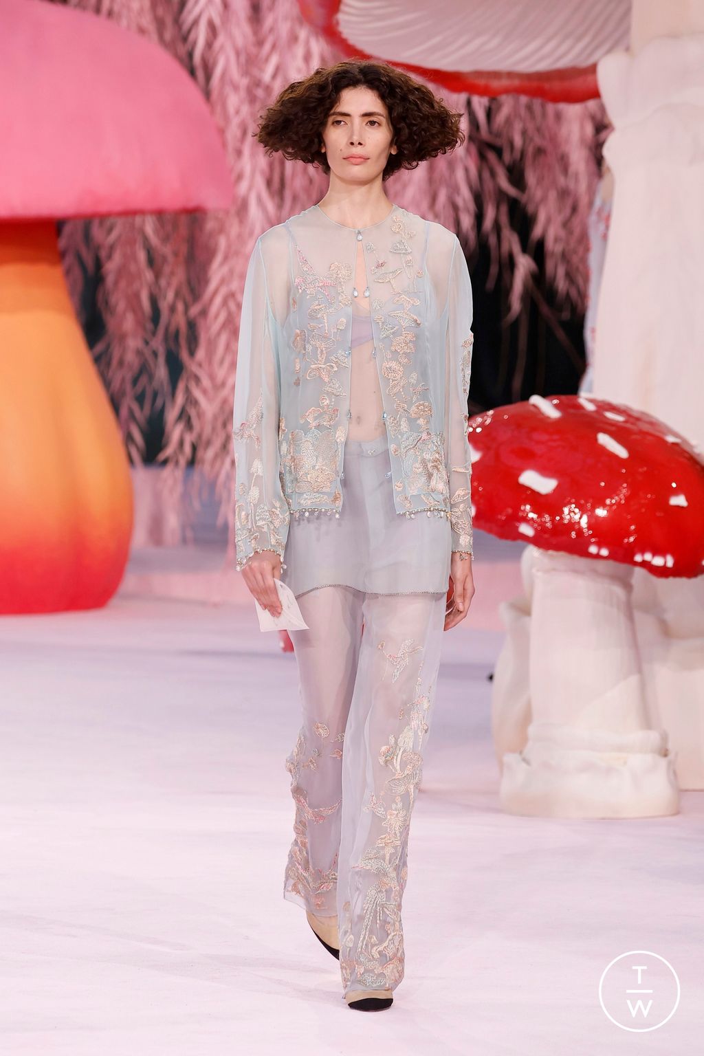 Fashion Week Paris Spring/Summer 2026 look 5 from the Chanel collection 高级定制