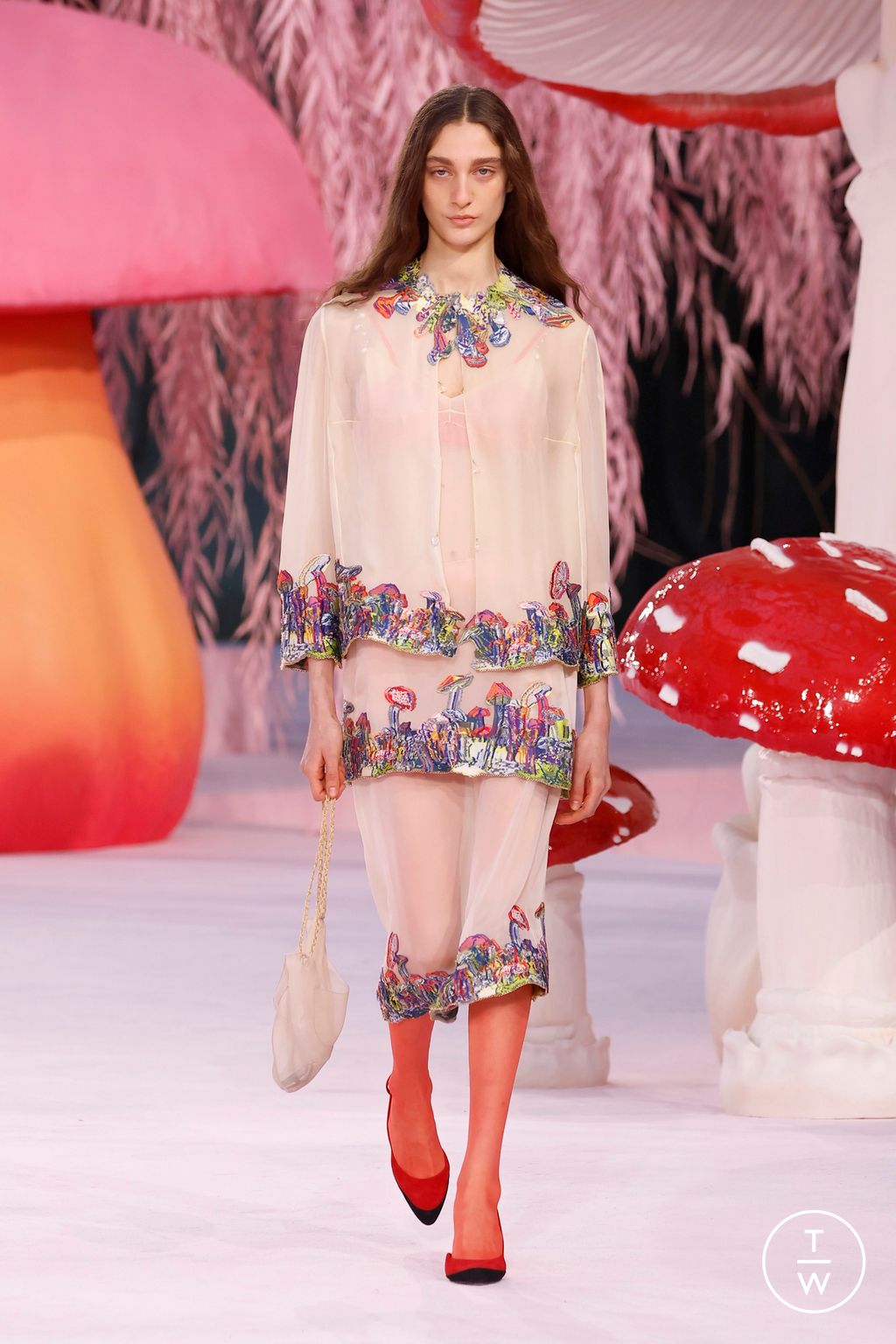 Fashion Week Paris Spring/Summer 2026 look 10 from the Chanel collection 高级定制