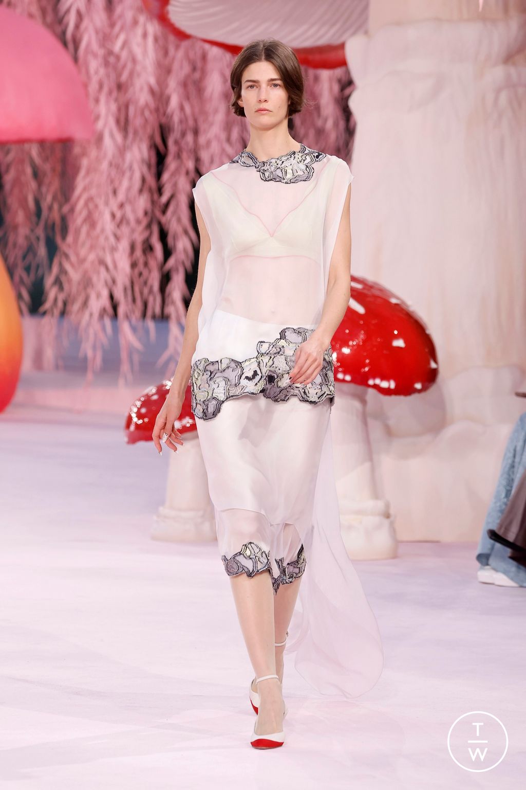Fashion Week Paris Spring/Summer 2026 look 11 from the Chanel collection 高级定制