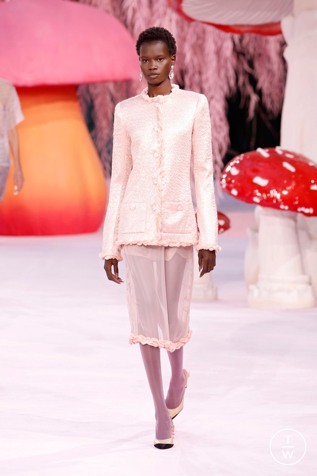 Fashion Week Paris Spring/Summer 2026 look 14 from the Chanel collection 高级定制