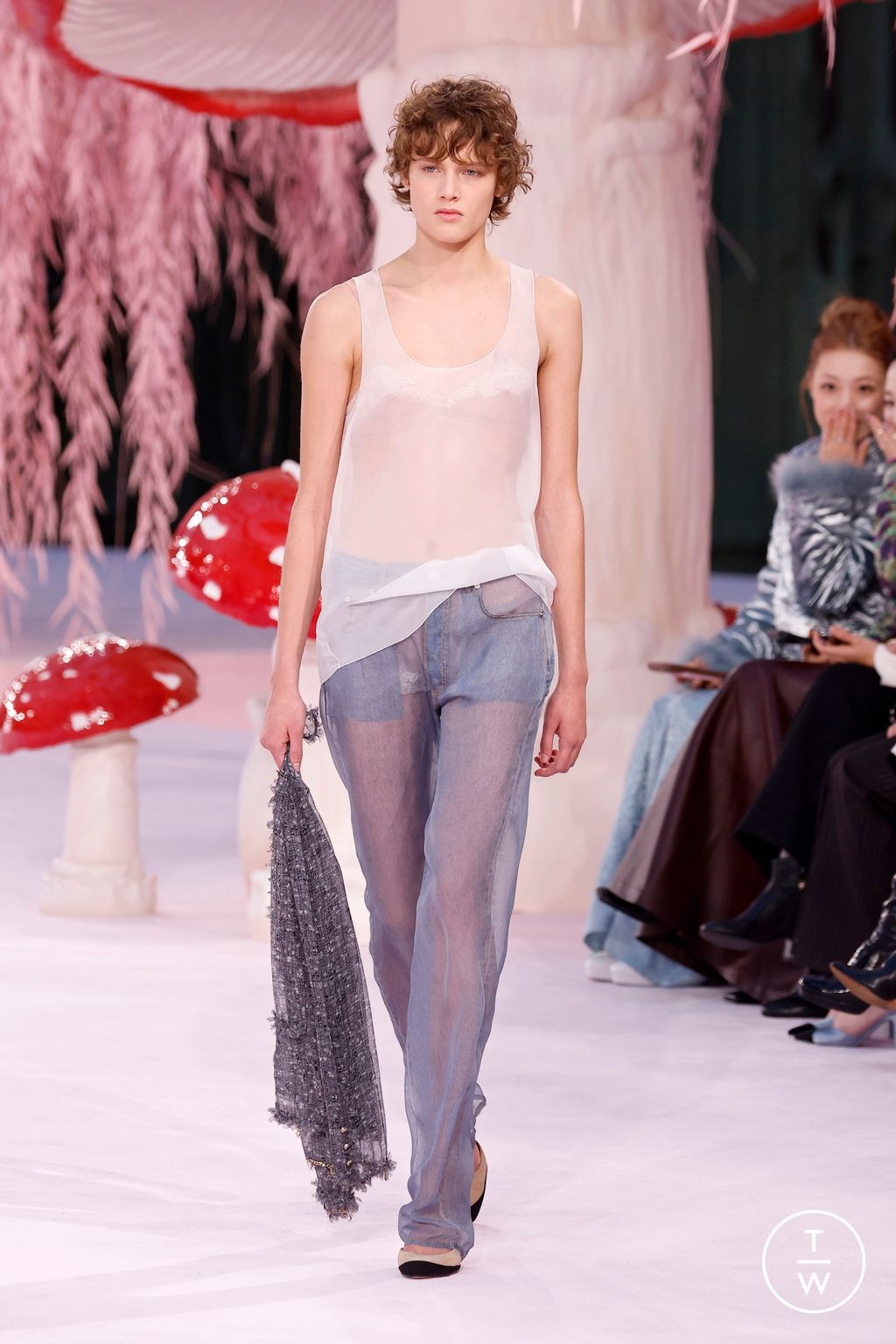 Fashion Week Paris Spring/Summer 2026 look 16 from the Chanel collection 高级定制