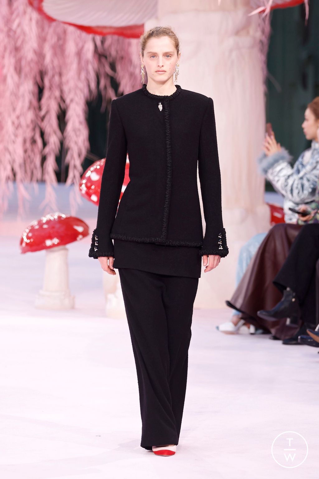 Fashion Week Paris Spring/Summer 2026 look 52 from the Chanel collection 高级定制