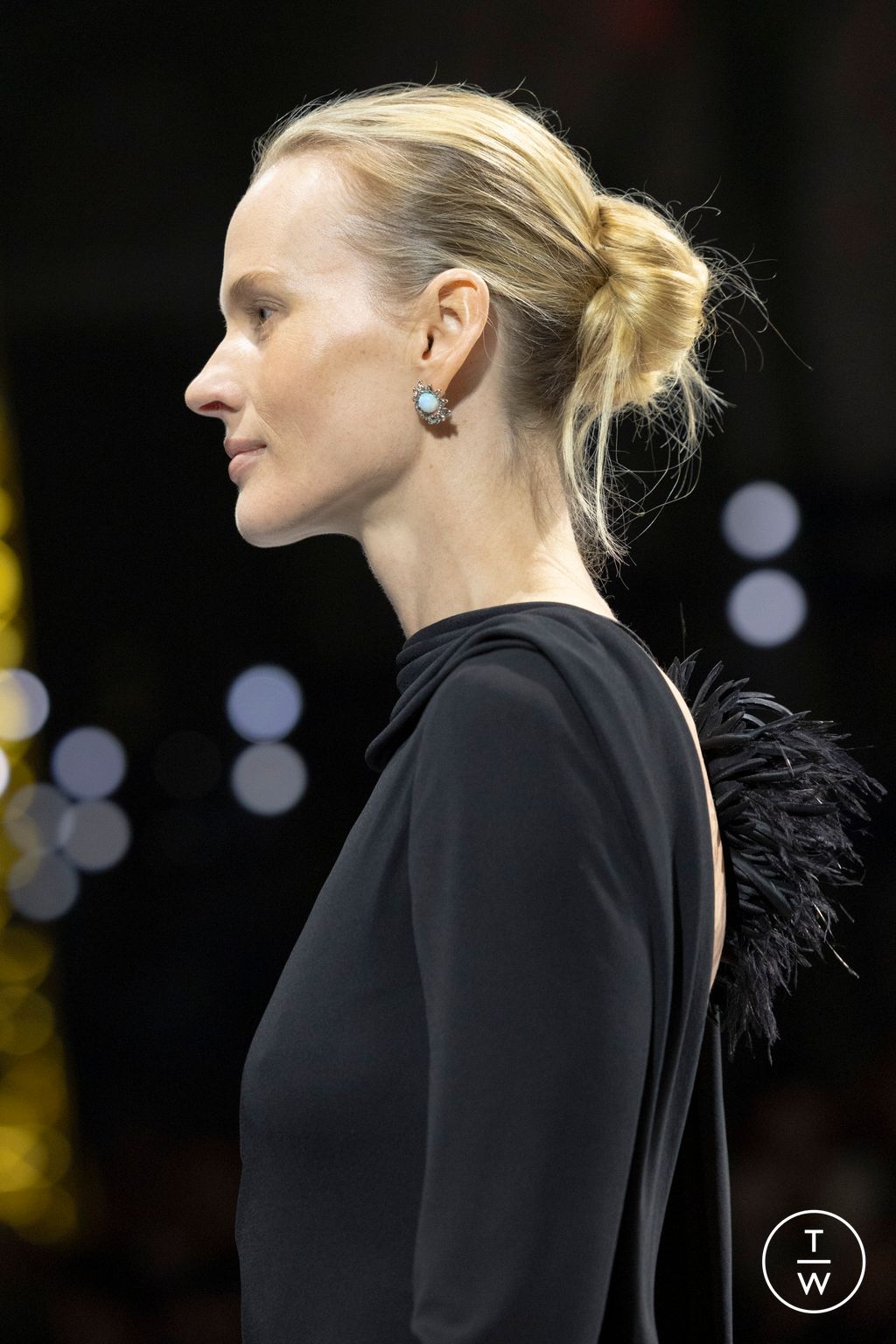 Fashion Week Paris Fall/Winter 2026 look 1 from the Chanel collection 女装配饰