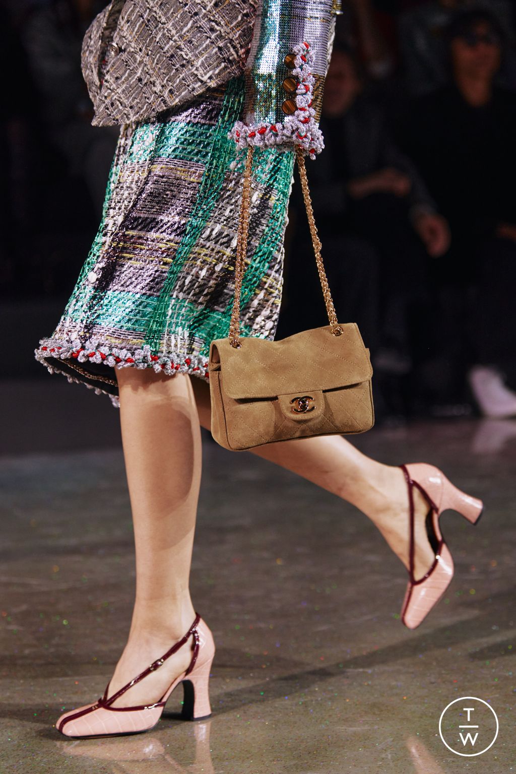 Fashion Week Paris Fall/Winter 2026 look 10 from the Chanel collection womenswear accessories