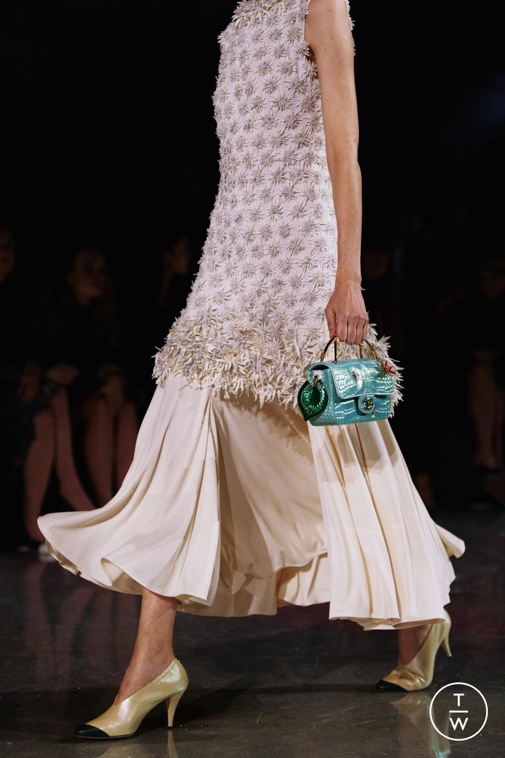 Fashion Week Paris Fall/Winter 2026 look 11 from the Chanel collection womenswear accessories