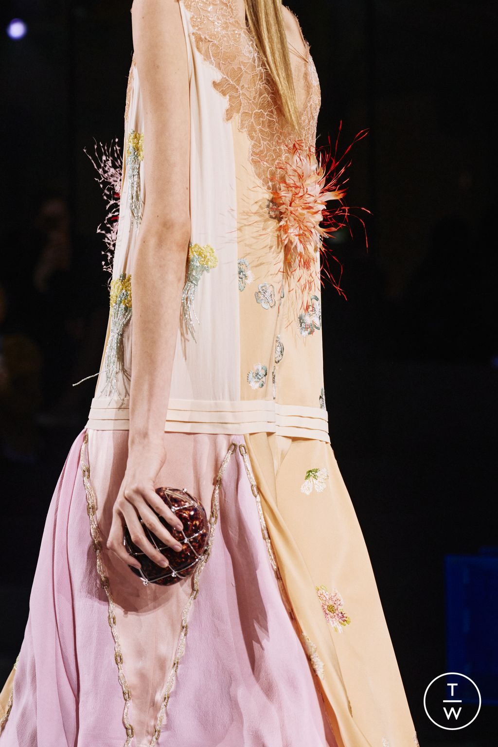 Fashion Week Paris Fall/Winter 2026 look 15 from the Chanel collection womenswear accessories