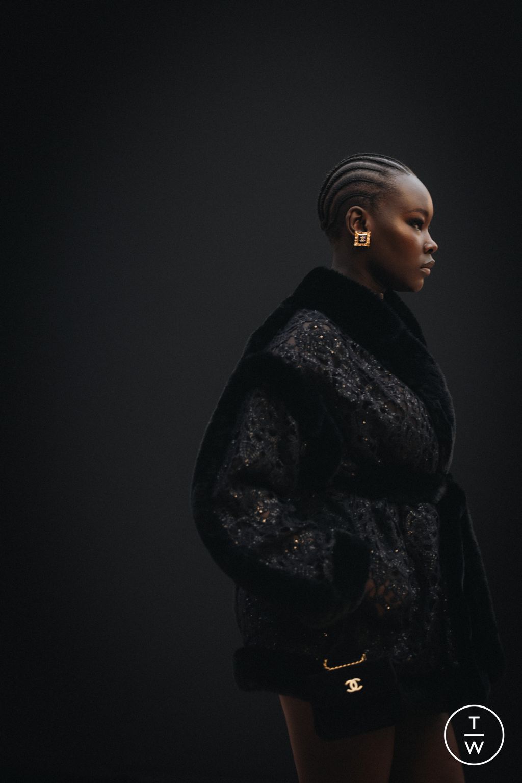 Fashion Week Paris Fall/Winter 2025 look 21 from the Chanel collection womenswear accessories