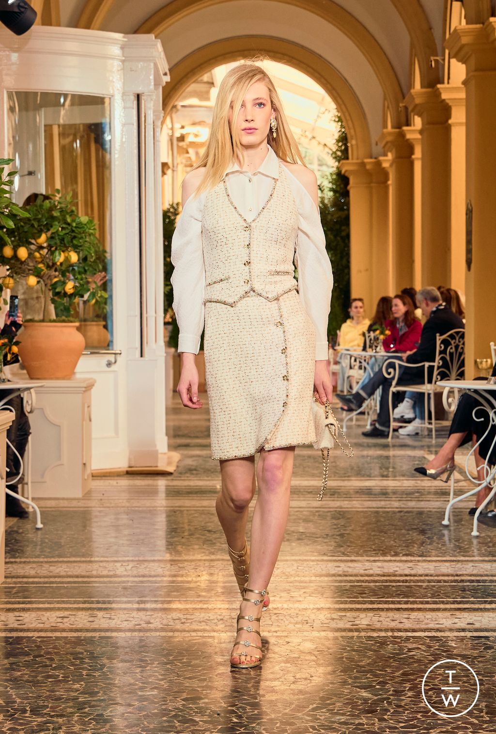 Fashion Week Paris Resort 2026 look 18 from the Chanel collection womenswear
