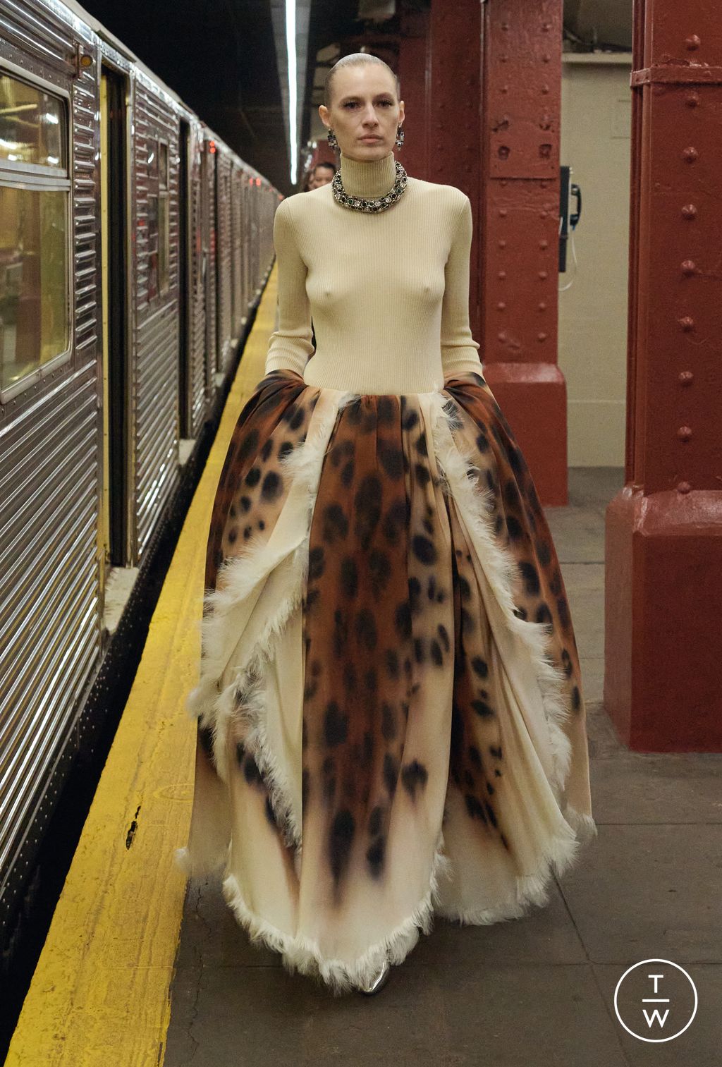 Fashion Week Paris Pre-Fall 2026 look 21 from the Chanel collection womenswear