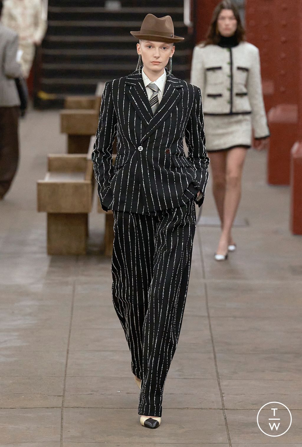 Fashion Week Paris Pre-Fall 2026 look 39 from the Chanel collection 女装