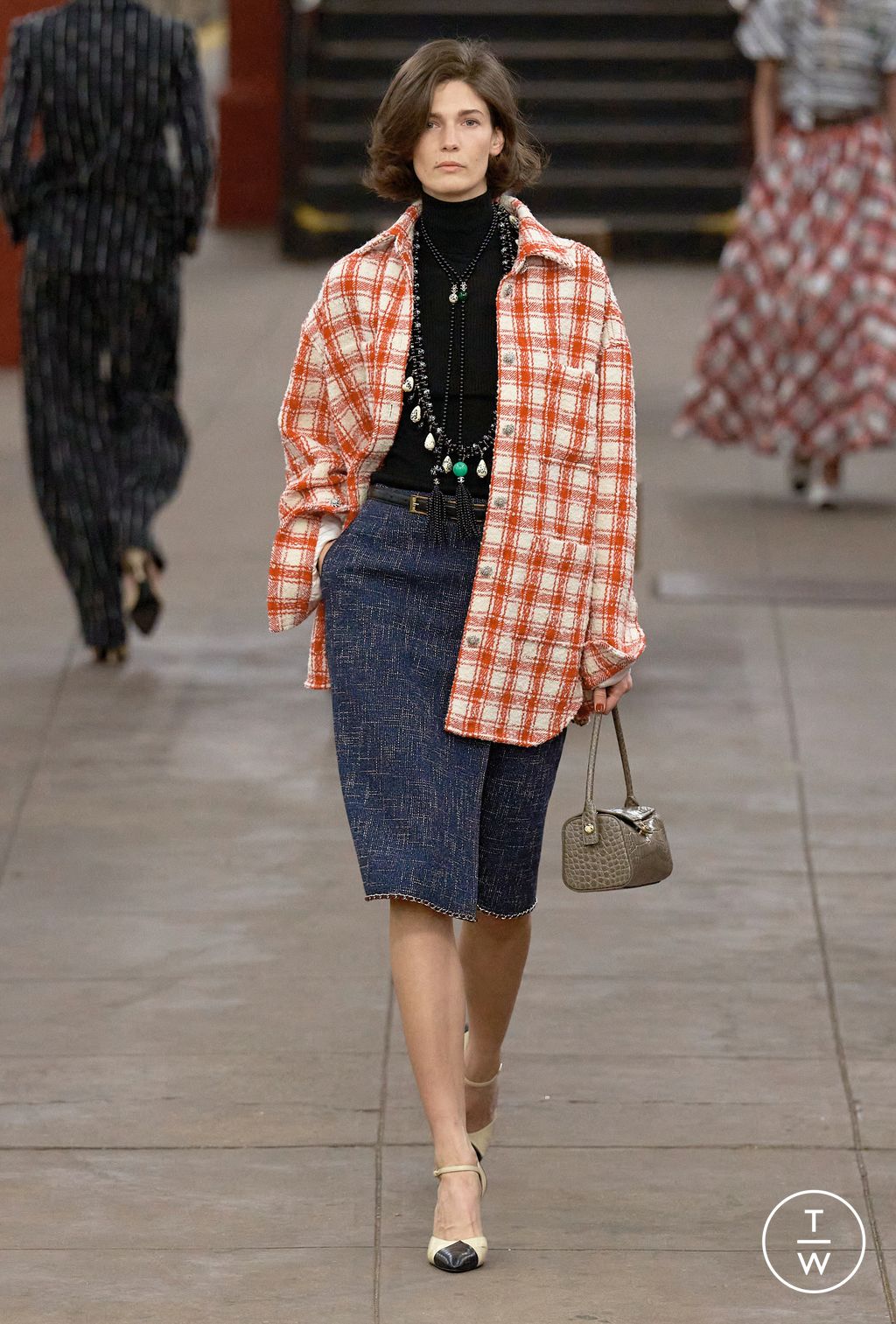 Fashion Week Paris Pre-Fall 2026 look 43 from the Chanel collection womenswear
