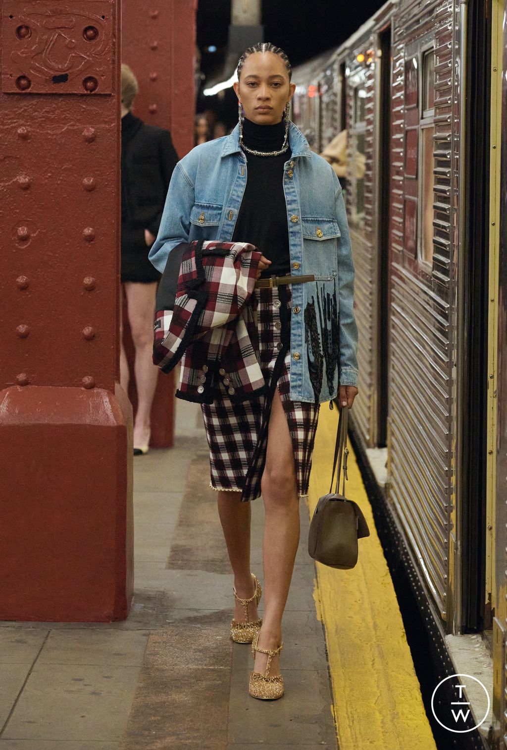 Fashion Week Paris Pre-Fall 2026 look 52 from the Chanel collection 女装