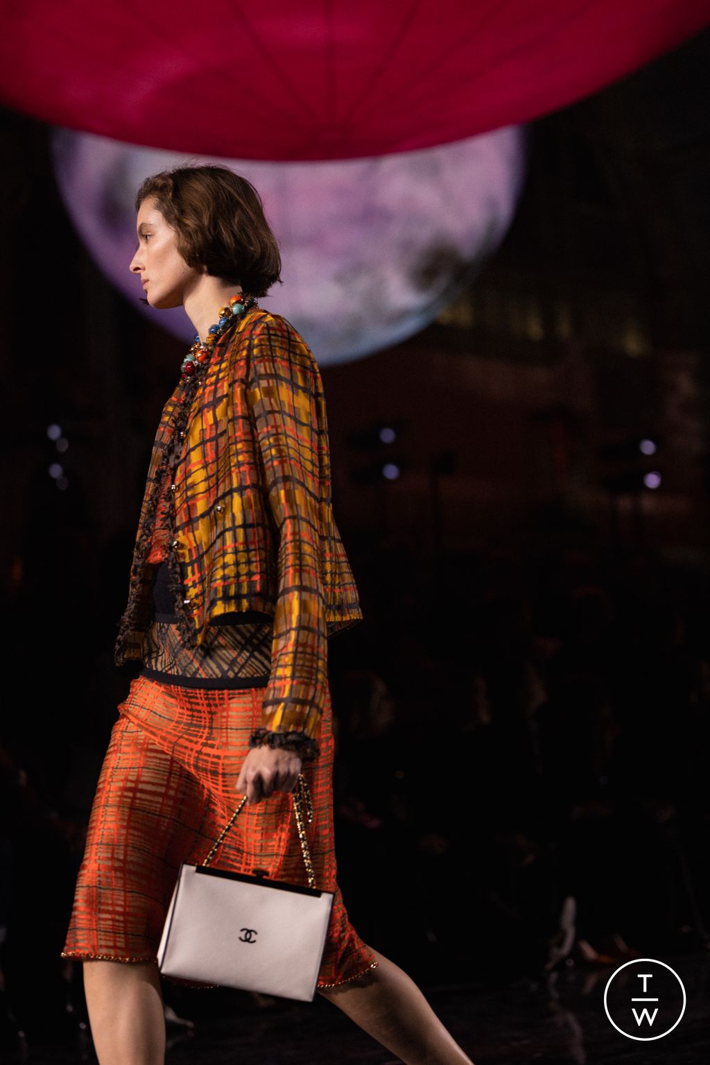 Fashion Week Paris Spring/Summer 2026 look 12 de la collection Chanel womenswear accessories