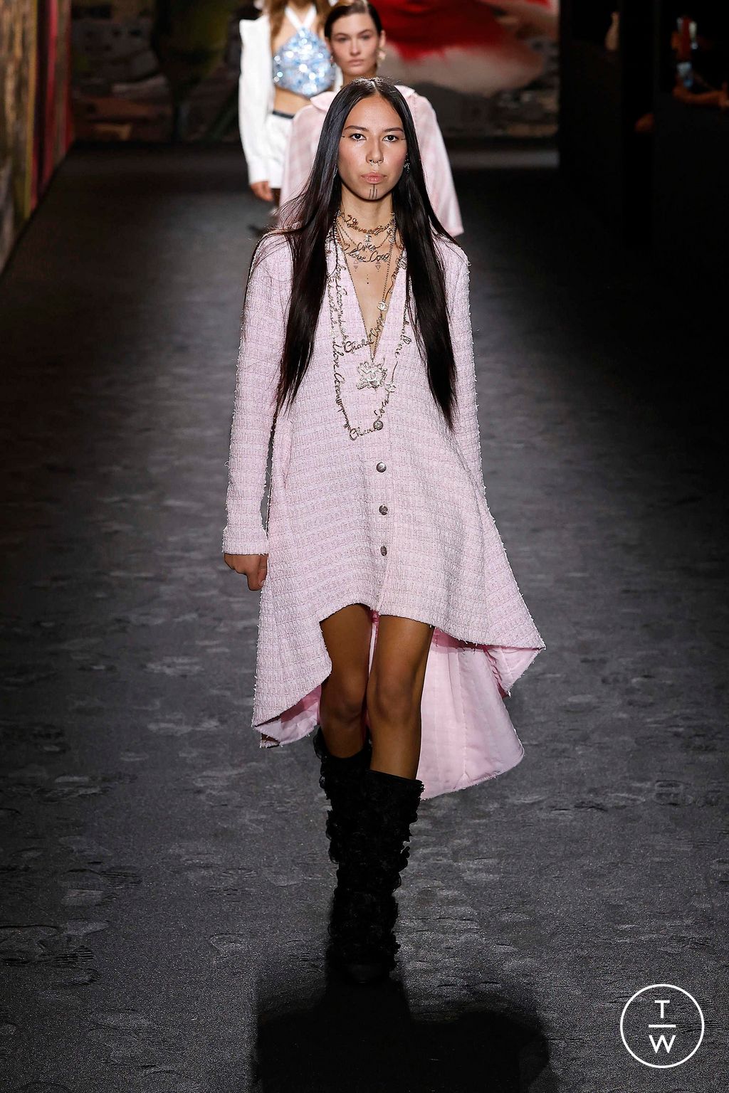 Fashion Week Paris Spring/Summer 2024 look 20 de la collection Chanel womenswear
