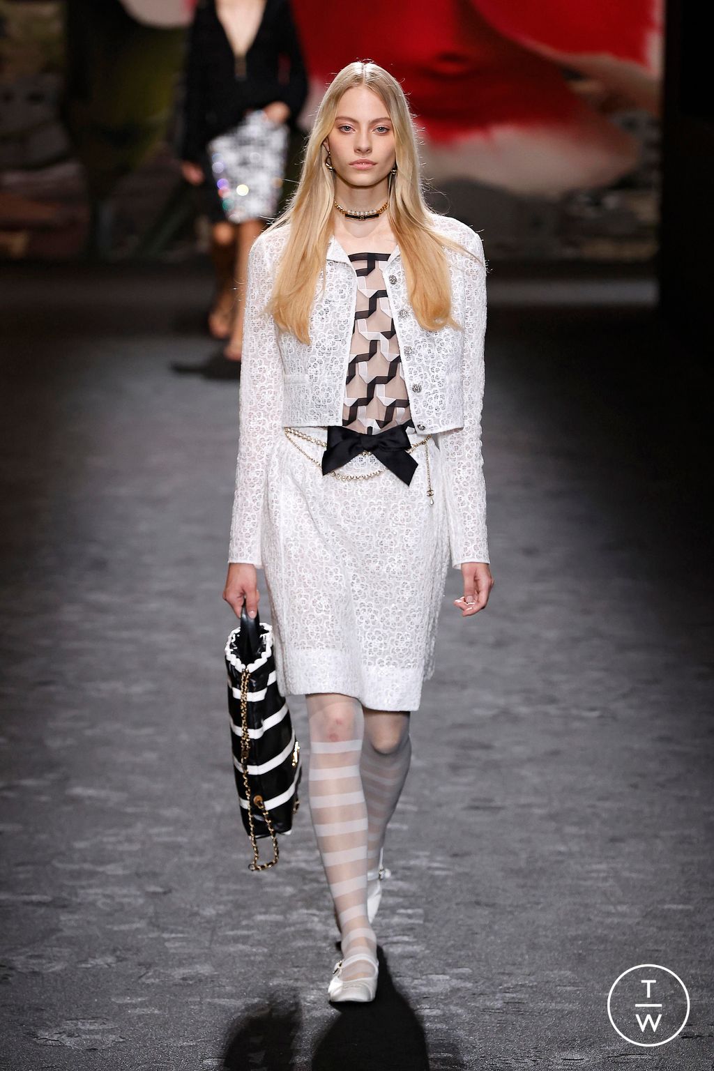 Fashion Week Paris Spring/Summer 2024 look 49 from the Chanel collection 女装