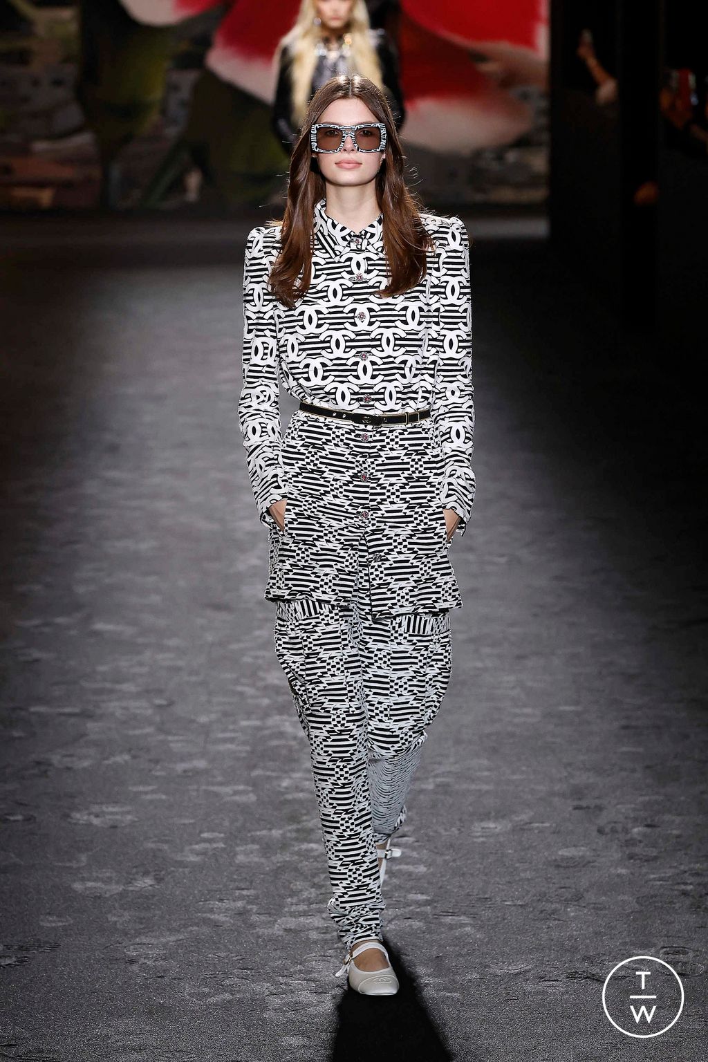 Fashion Week Paris Spring/Summer 2024 look 54 from the Chanel collection womenswear