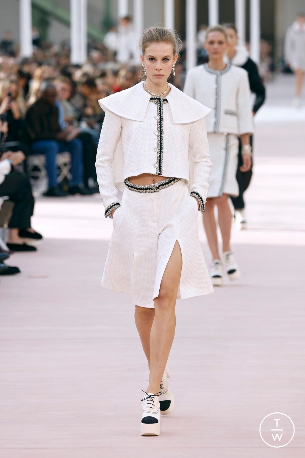 Fashion Week Paris Spring-Summer 2025 look 3 from the Chanel collection womenswear