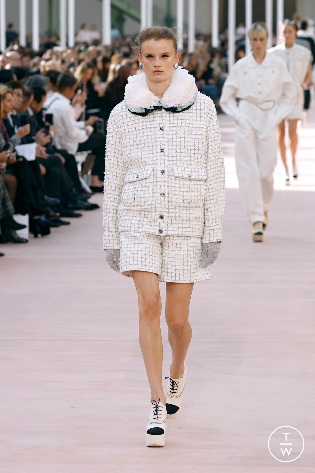 Fashion Week Paris Spring/Summer 2025 look 12 from the Chanel collection womenswear