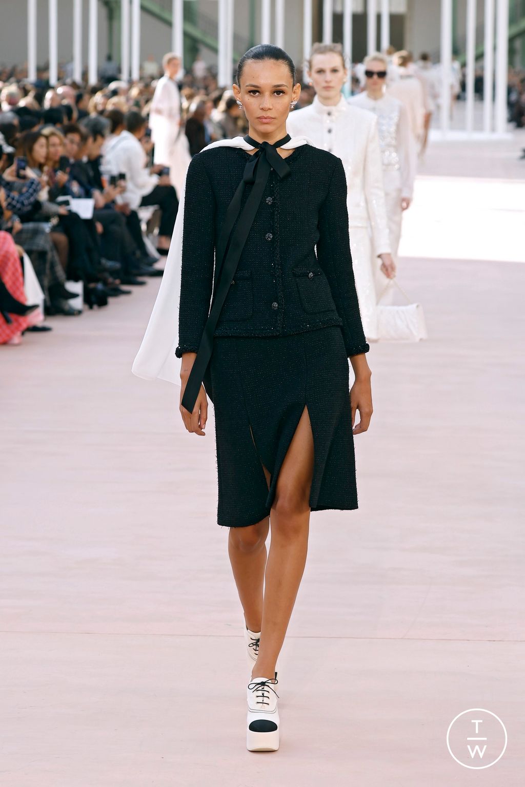 Fashion Week Paris Spring-Summer 2025 look 19 from the Chanel collection womenswear