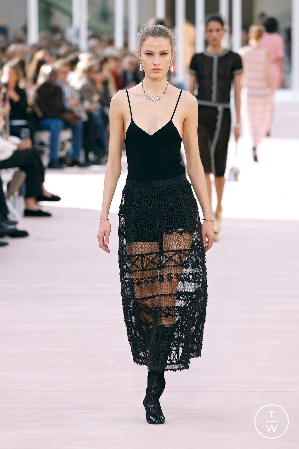 Fashion Week Paris Spring/Summer 2025 look 46 from the Chanel collection womenswear