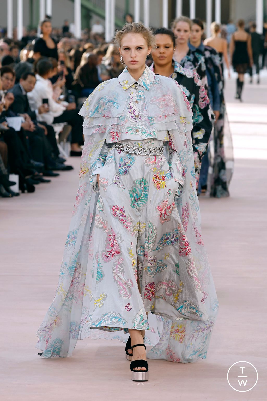 Fashion Week Paris Spring/Summer 2025 look 53 from the Chanel collection womenswear