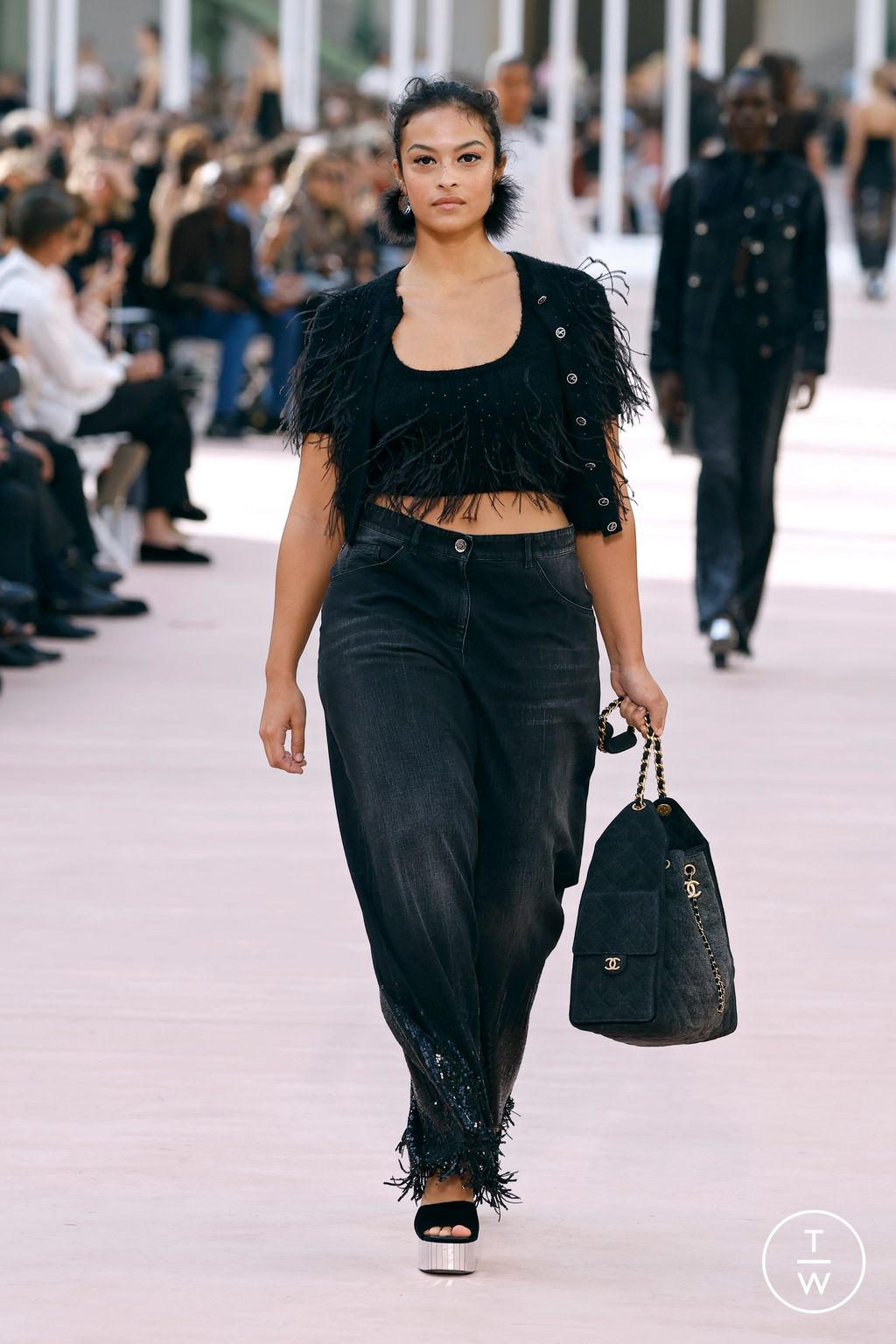 Fashion Week Paris Spring/Summer 2025 look 57 from the Chanel collection womenswear
