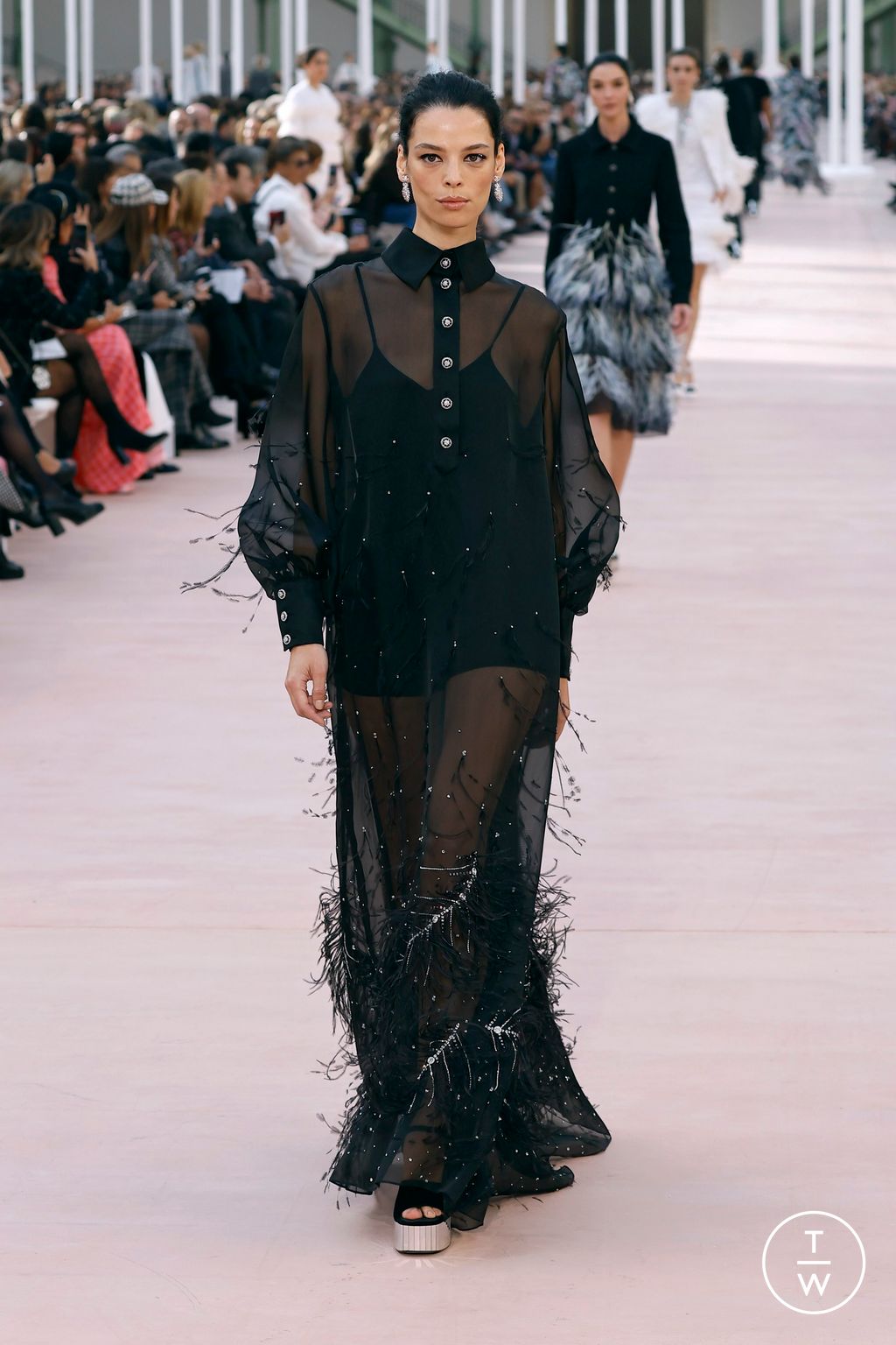 Fashion Week Paris Spring/Summer 2025 look 66 from the Chanel collection womenswear