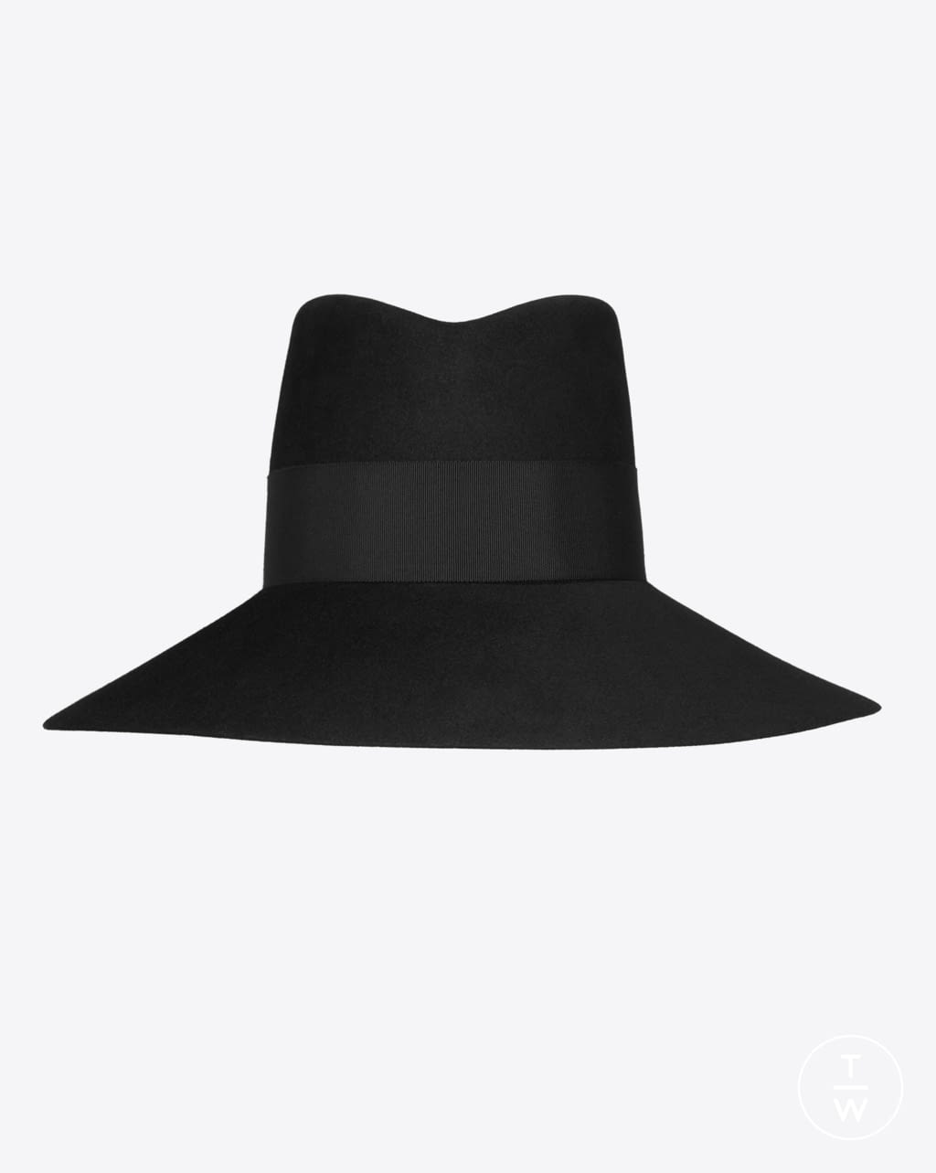 Fashion Week Paris Fall/Winter 2018 look 40 from the Saint Laurent collection 女装配饰