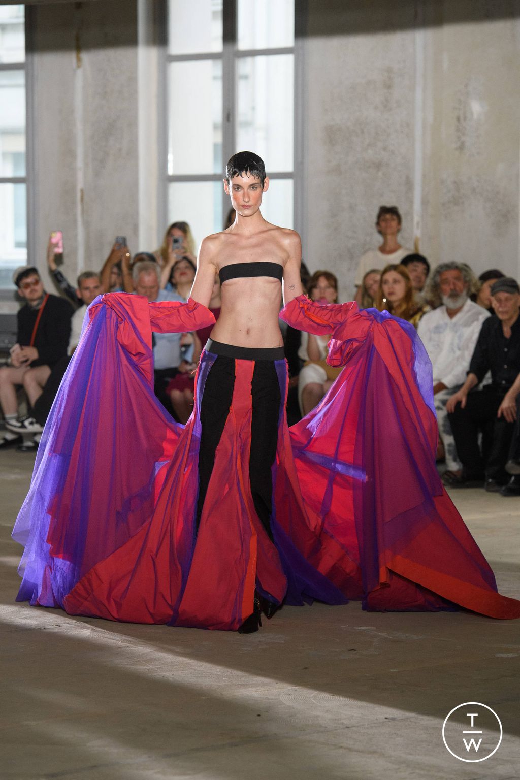 Fashion Week Paris Fall/Winter 2023 look 10 de la collection Charles de Vilmorin couture