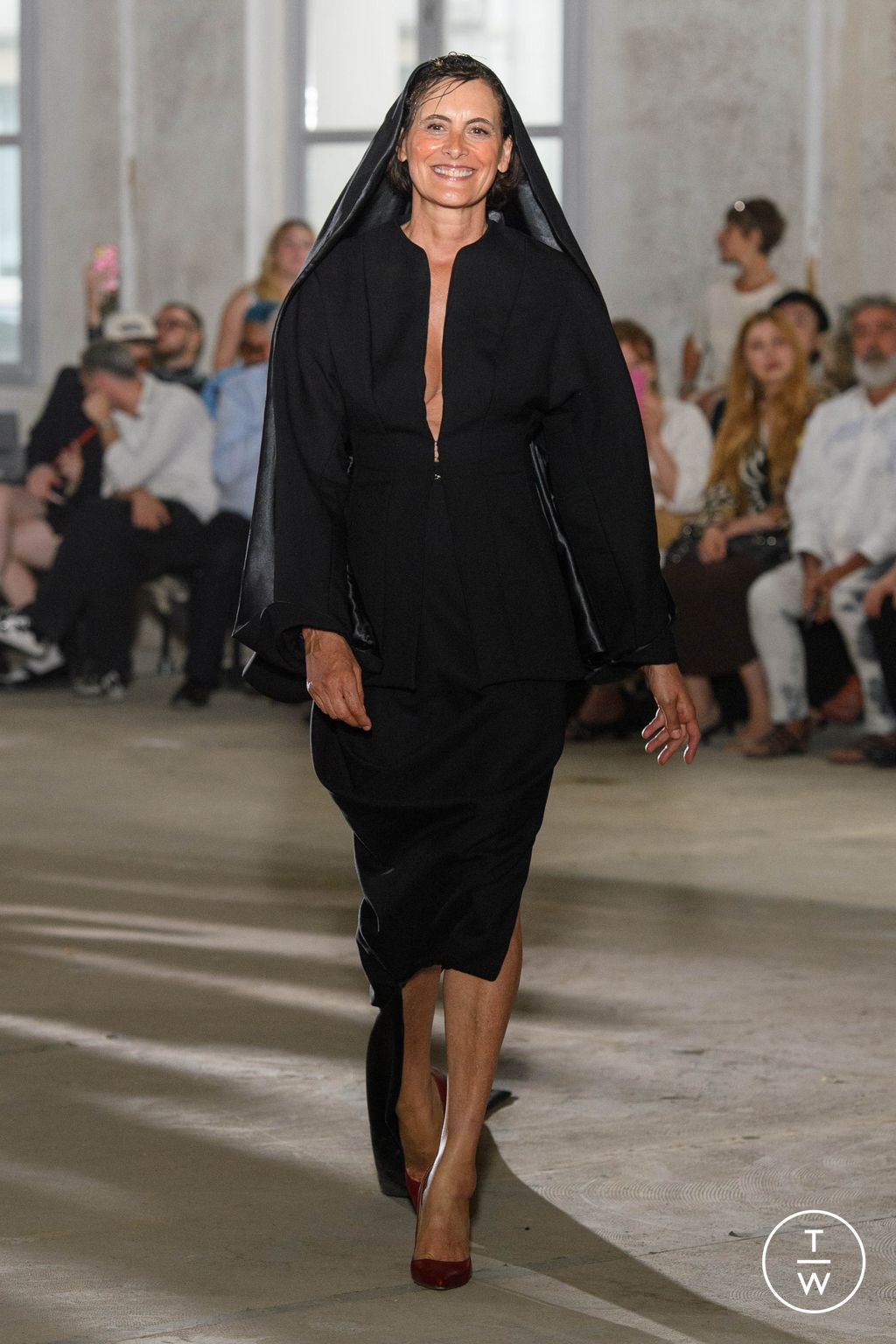 Fashion Week Paris Fall/Winter 2023 look 18 from the Charles de Vilmorin collection couture