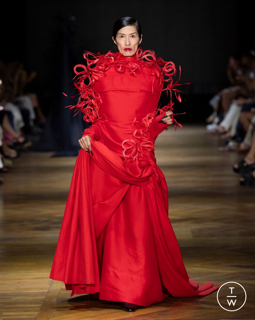 Fashion Week Paris Fall/Winter 2024 look 2 from the Charles de Vilmorin collection couture
