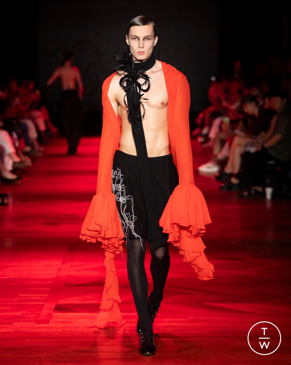 Fashion Week Paris Fall/Winter 2024 look 10 de la collection Charles de Vilmorin couture