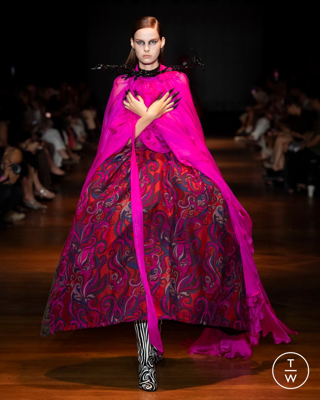 Fashion Week Paris Fall/Winter 2024 look 14 from the Charles de Vilmorin collection couture
