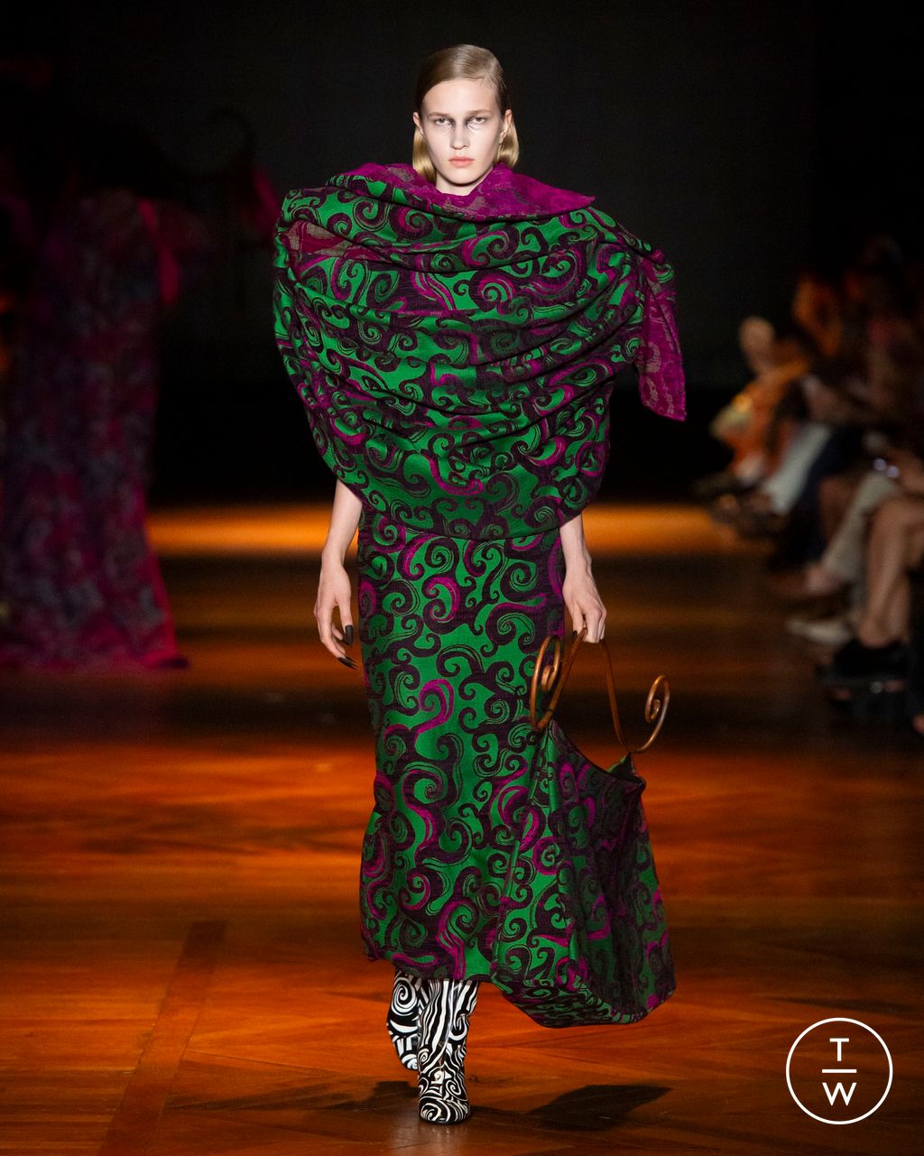 Fashion Week Paris Fall/Winter 2024 look 18 de la collection Charles de Vilmorin couture