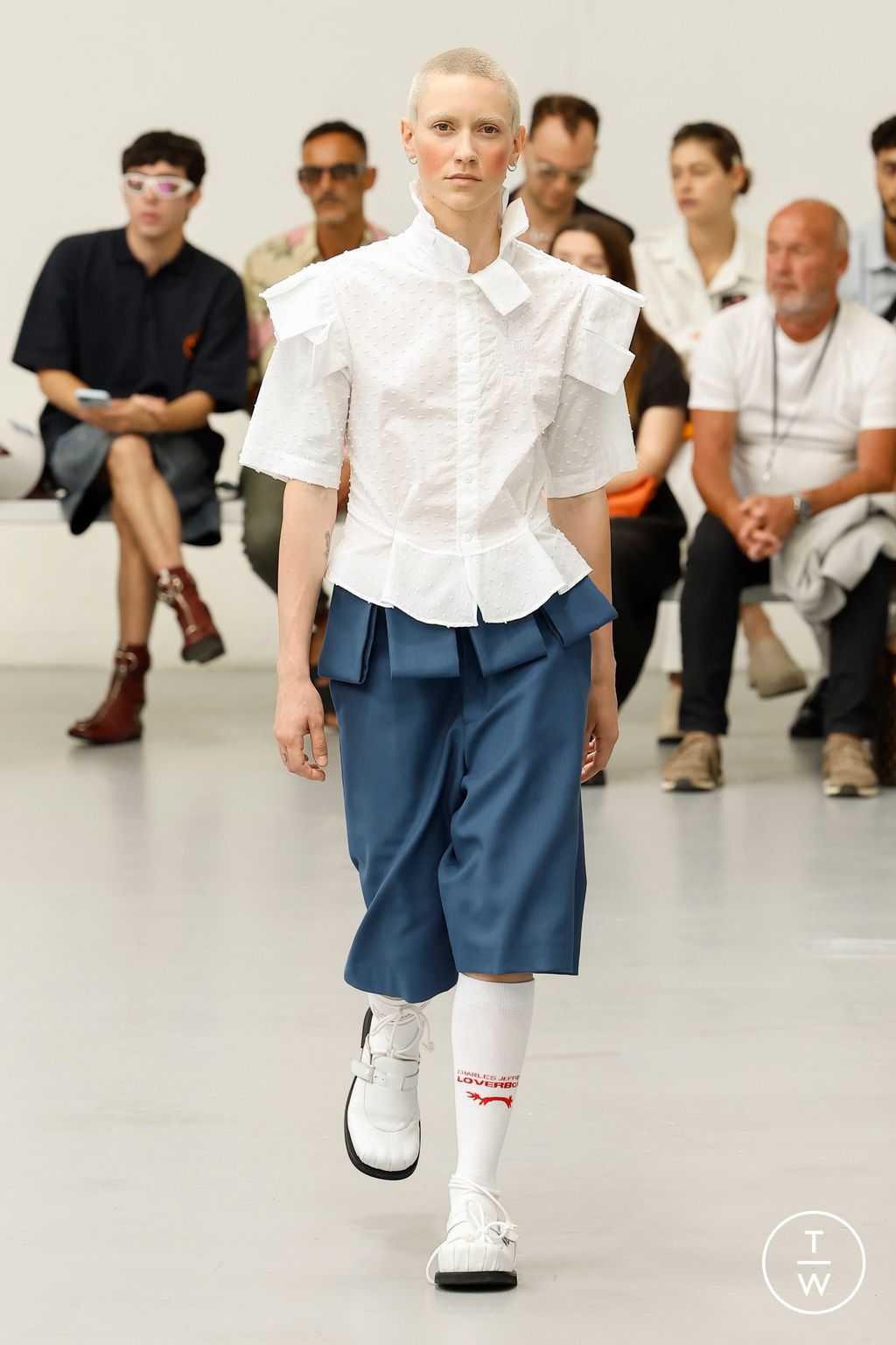 Fashion Week Milan Spring/Summer 2024 look 2 de la collection Charles Jeffrey LOVERBOY menswear