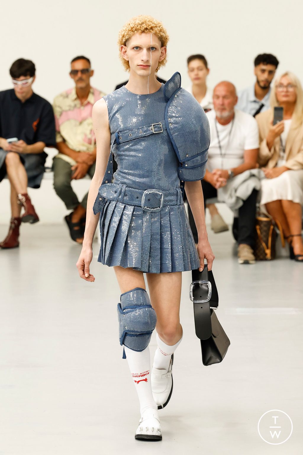 Fashion Week Milan Spring/Summer 2024 look 9 de la collection Charles Jeffrey LOVERBOY menswear