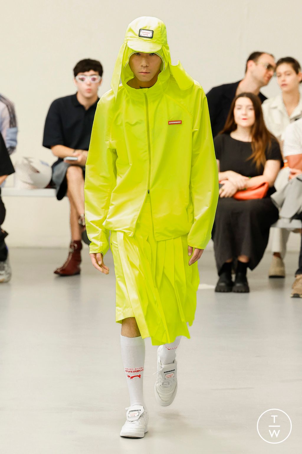 Fashion Week Milan Spring/Summer 2024 look 22 de la collection Charles Jeffrey LOVERBOY menswear