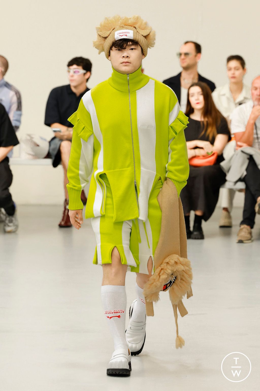 Fashion Week Milan Spring/Summer 2024 look 24 de la collection Charles Jeffrey LOVERBOY menswear