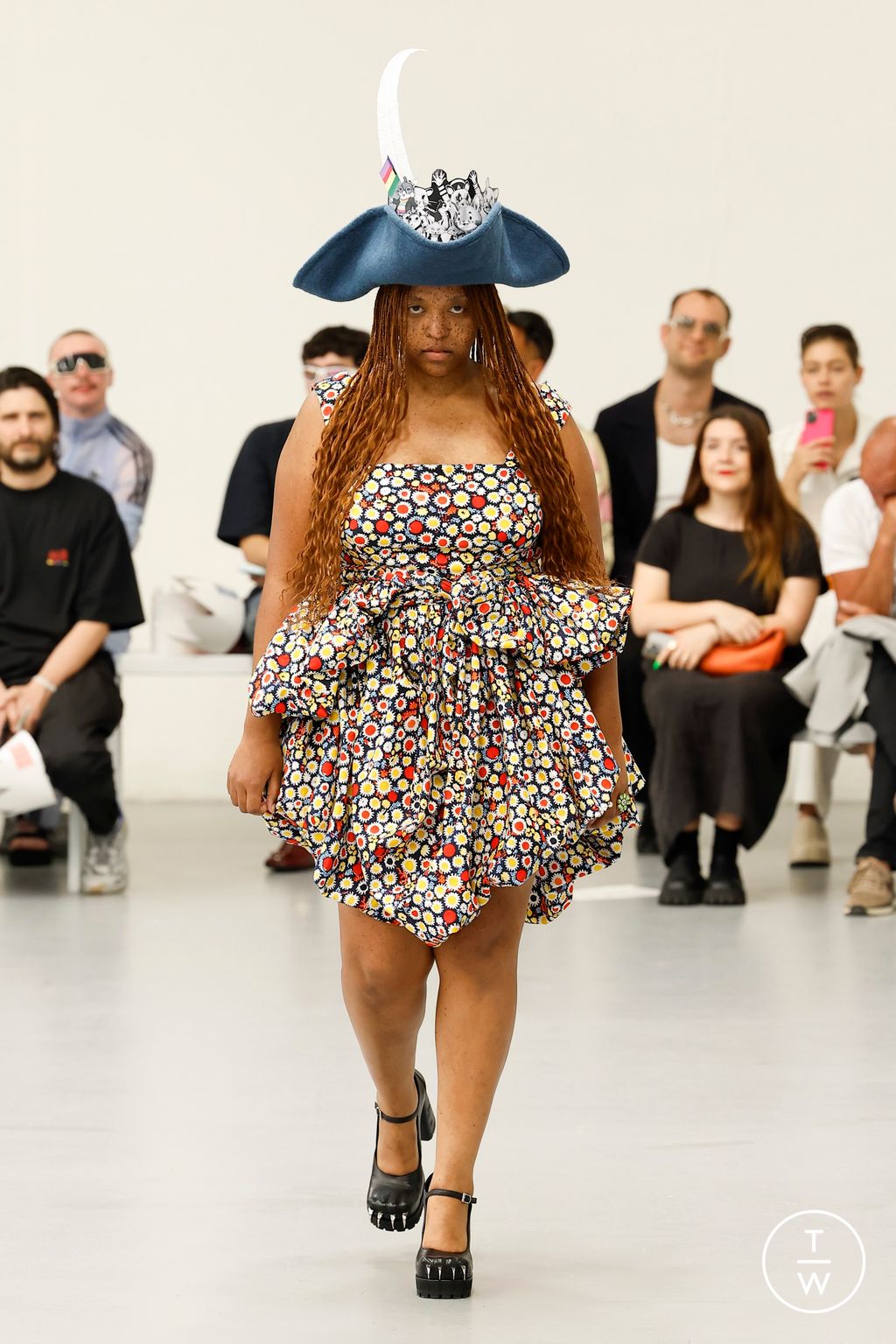 Fashion Week Milan Spring/Summer 2024 look 30 de la collection Charles Jeffrey LOVERBOY menswear