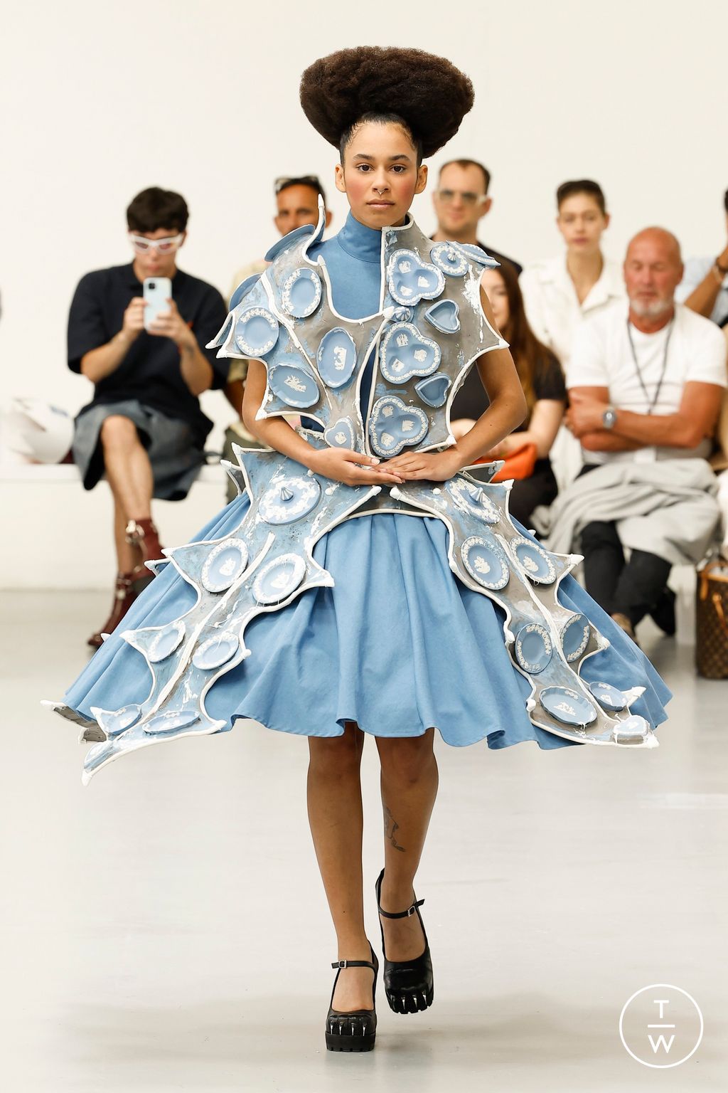 Fashion Week Milan Spring/Summer 2024 look 41 de la collection Charles Jeffrey LOVERBOY menswear