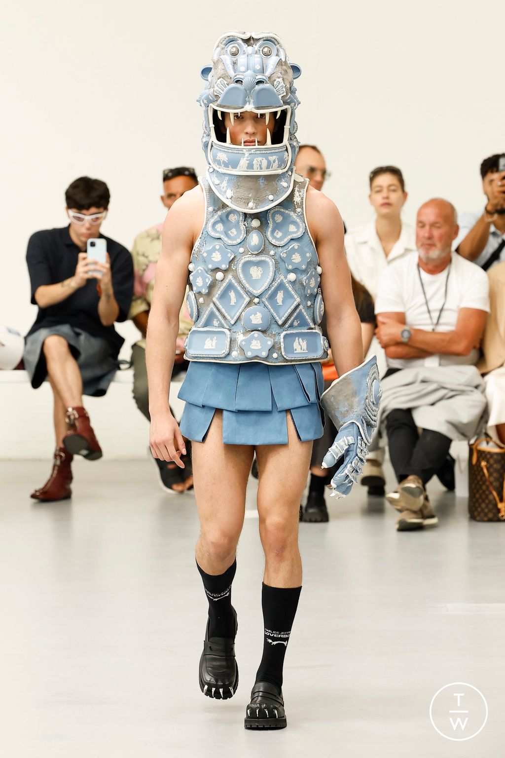 Fashion Week Milan Spring/Summer 2024 look 42 de la collection Charles Jeffrey LOVERBOY menswear