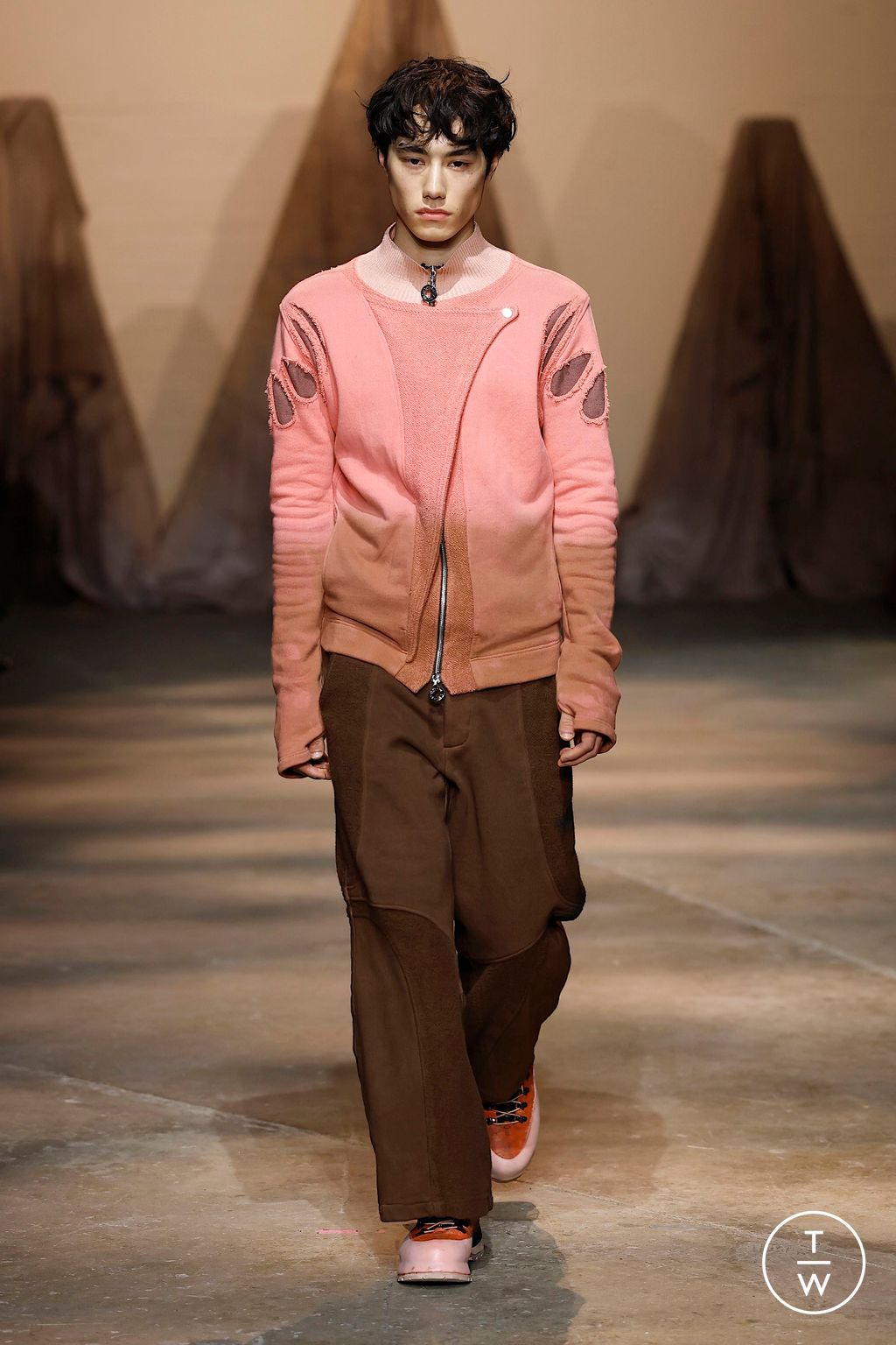 Fashion Week London Fall/Winter 2025 look 22 from the Charlie Constantinou collection womenswear