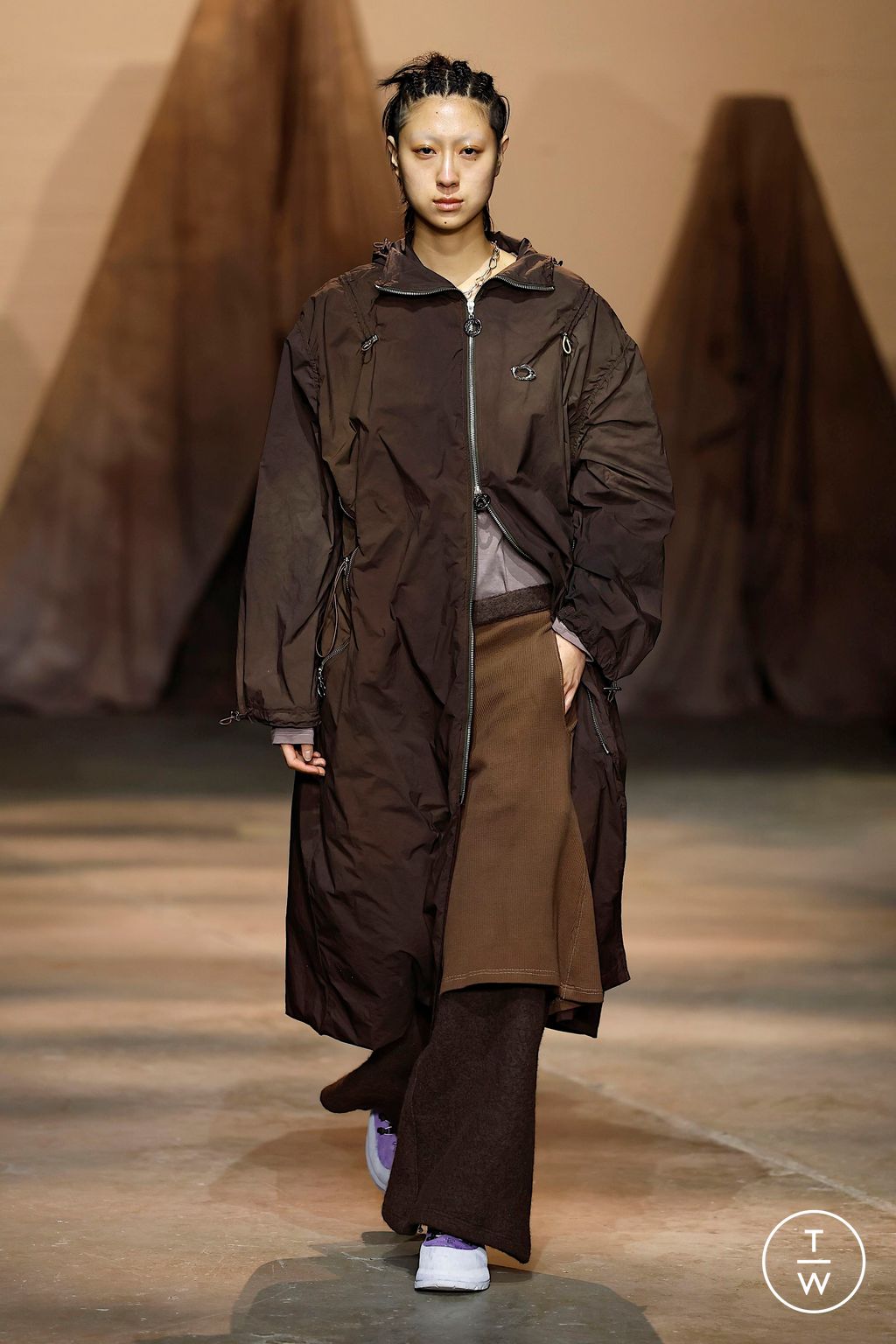 Fashion Week London Fall/Winter 2025 look 25 from the Charlie Constantinou collection 女装