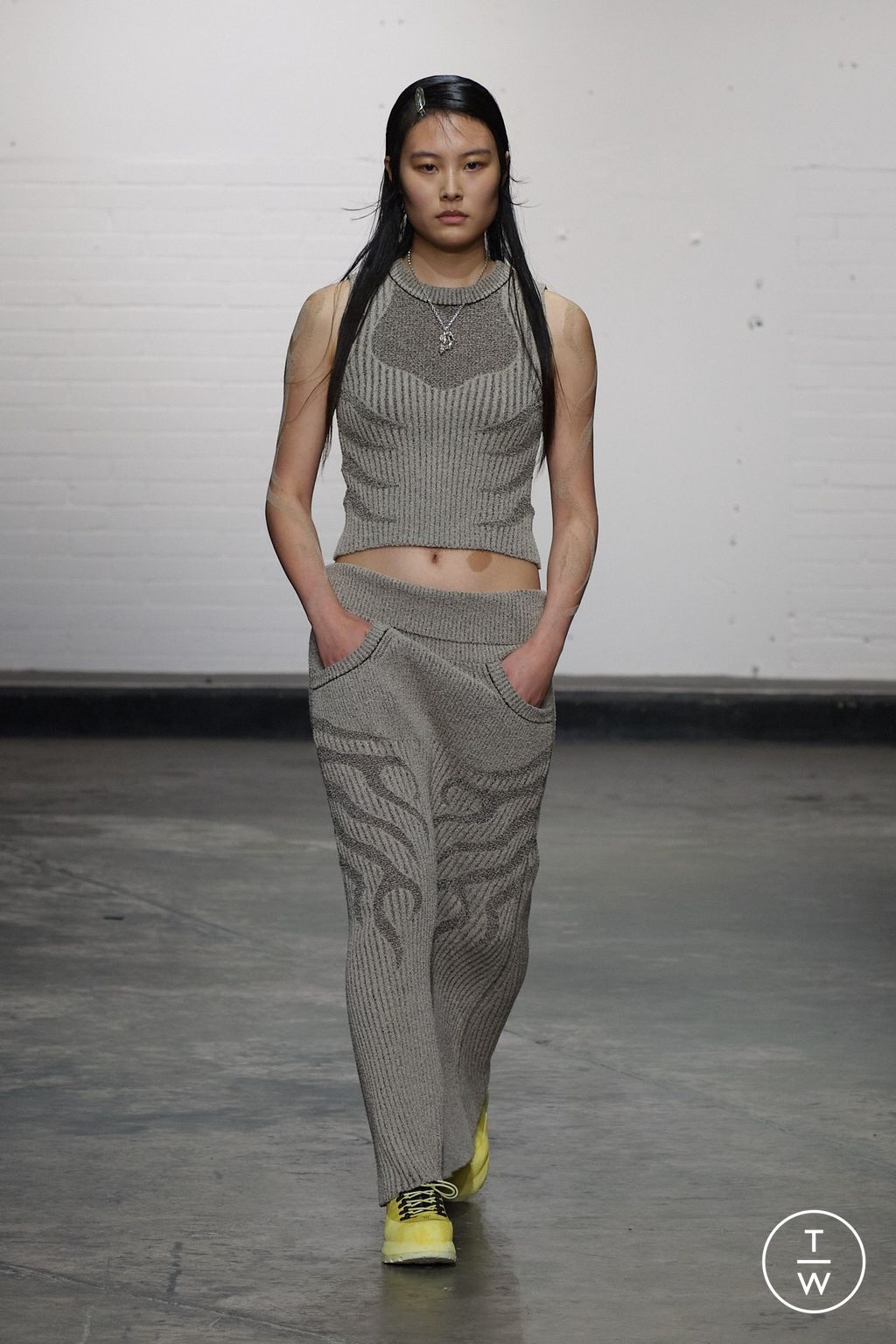 Fashion Week London Spring-Summer 2025 look 4 de la collection Charlie Constantinou womenswear